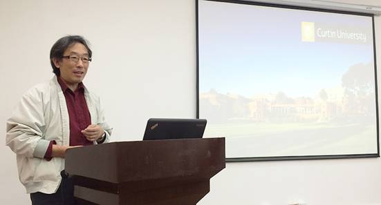 Macintosh HD:Users:AmrstrongLiu:Desktop:20160517 prof shaobin wang from curtin talk at scu-1.jpg